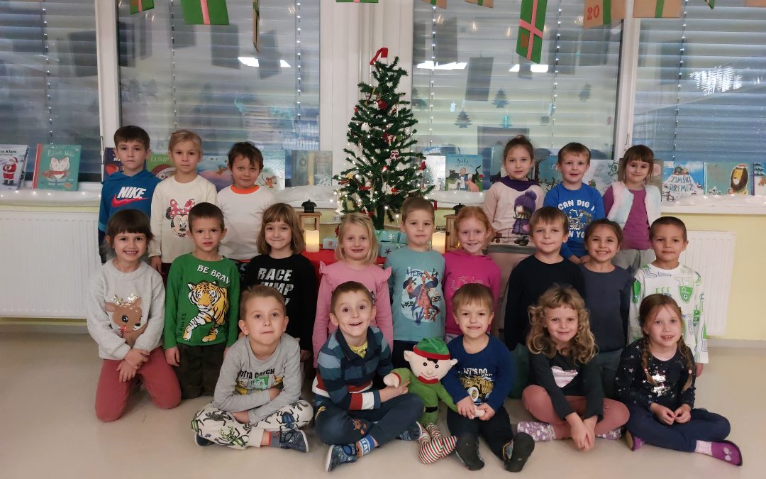 PRAVLJIČNI DECEMBER PRI COPATKIH